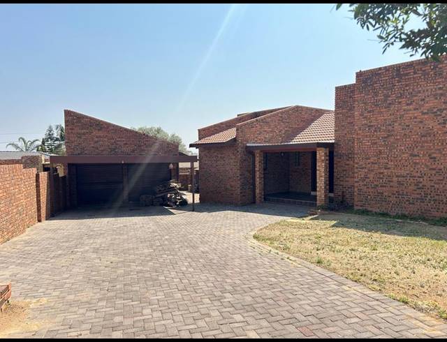 3 BEDROOM HOUSE FOR SALE IN THE REEDS